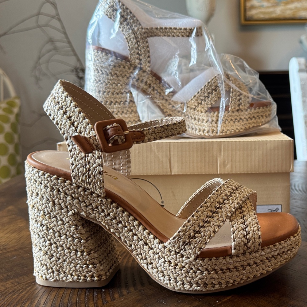 Soda Women's Raffia Platform Heels - Natural